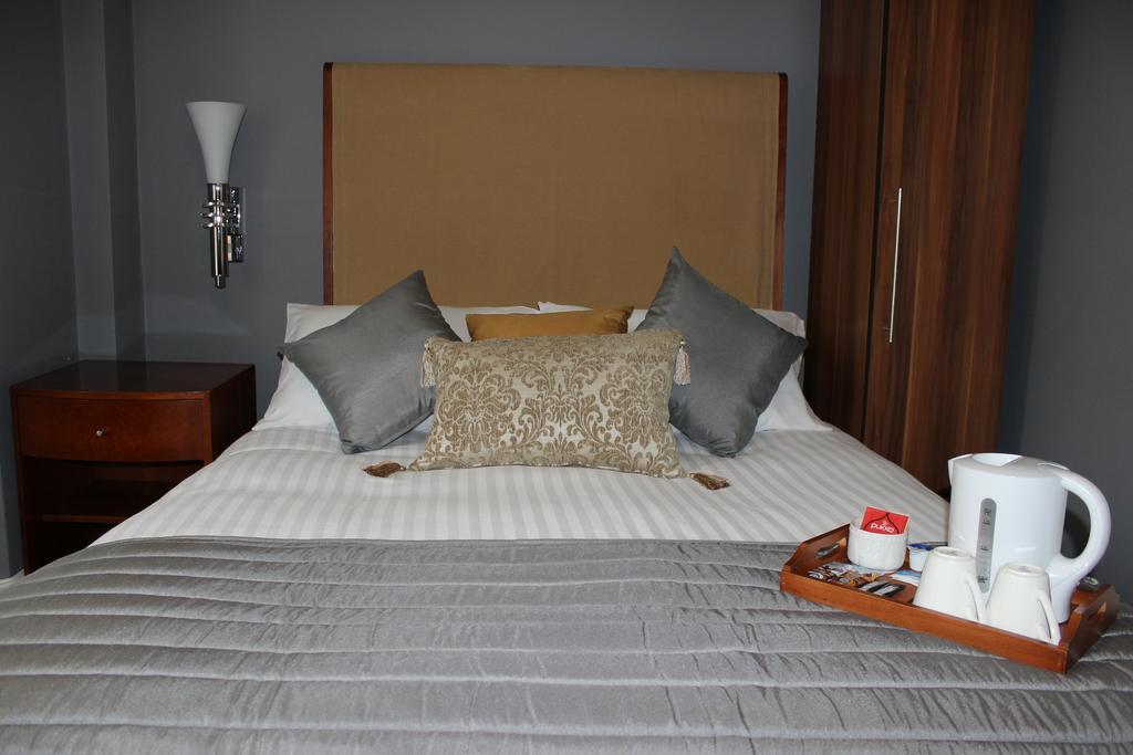 Ambassador Court Hotel High Wycombe Luaran gambar